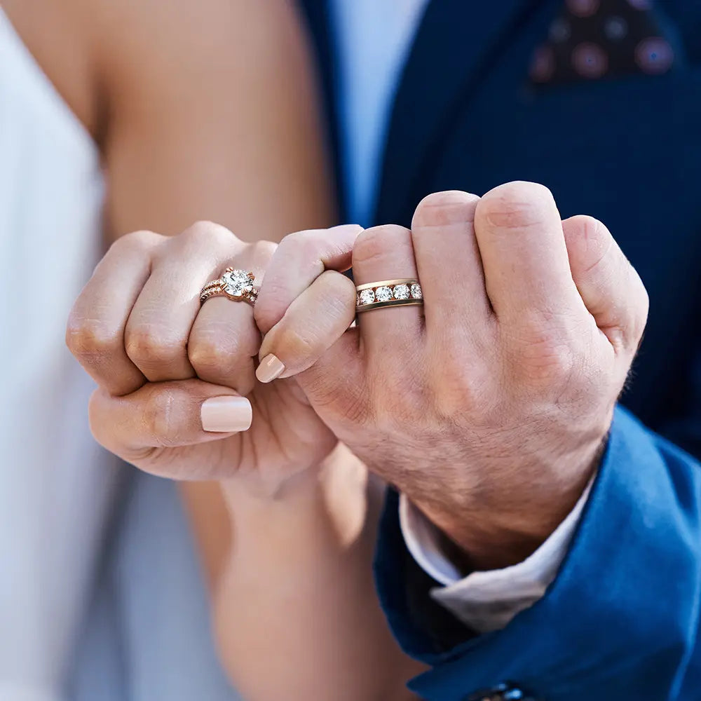 Round Cut Moissanite Couple's Ring Set with Men's Wedding Band