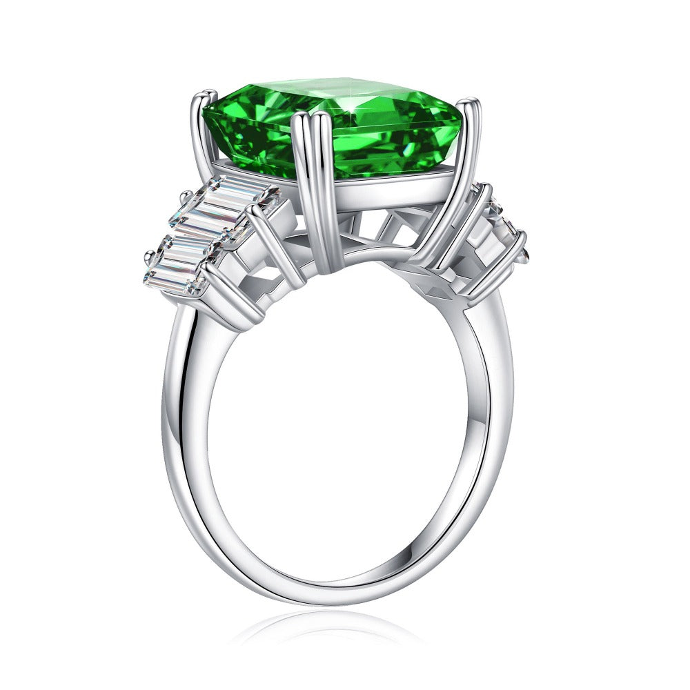 14 CT. Baguette Emerald Gemstone Ring